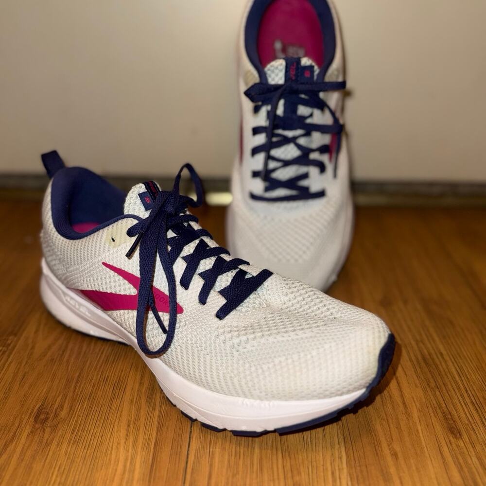 Brooks Revel 5 Women’s Running Shoes White Pink Navy Size 10 B 1203611B193
